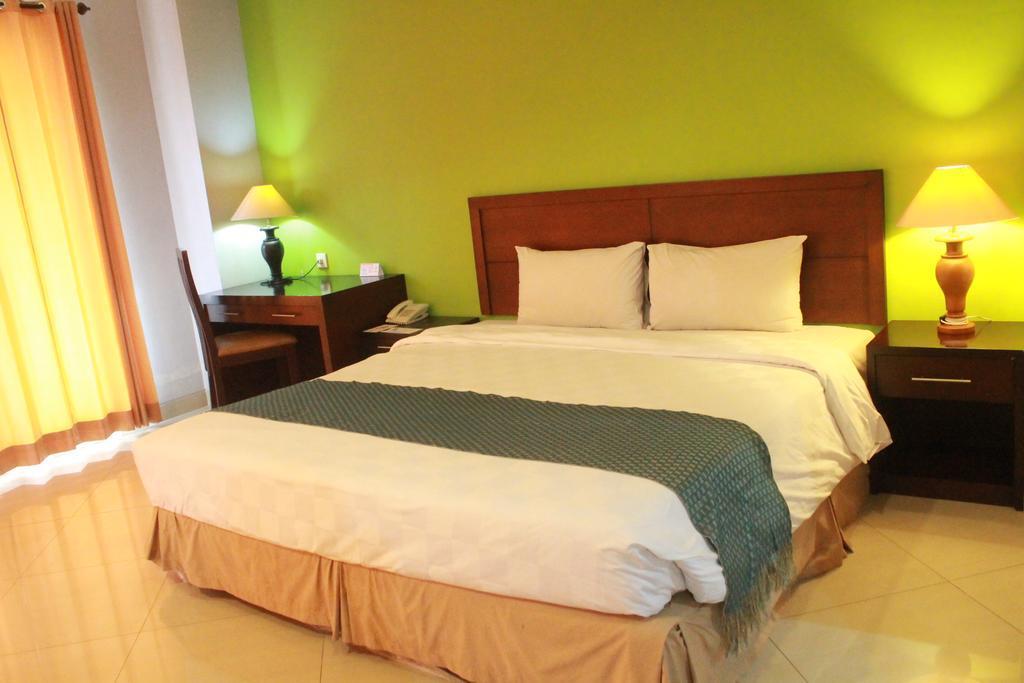 Town House Bukit Damai Indah Otel Balikpapan  Dış mekan fotoğraf